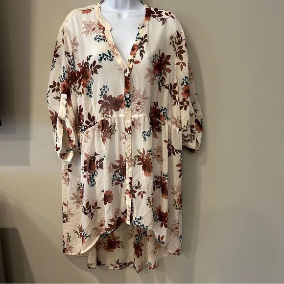 Torrid Women's Floral and leaves design 3/4 Sleeves Tunic Tops Size 2 - Picture 1 of 6